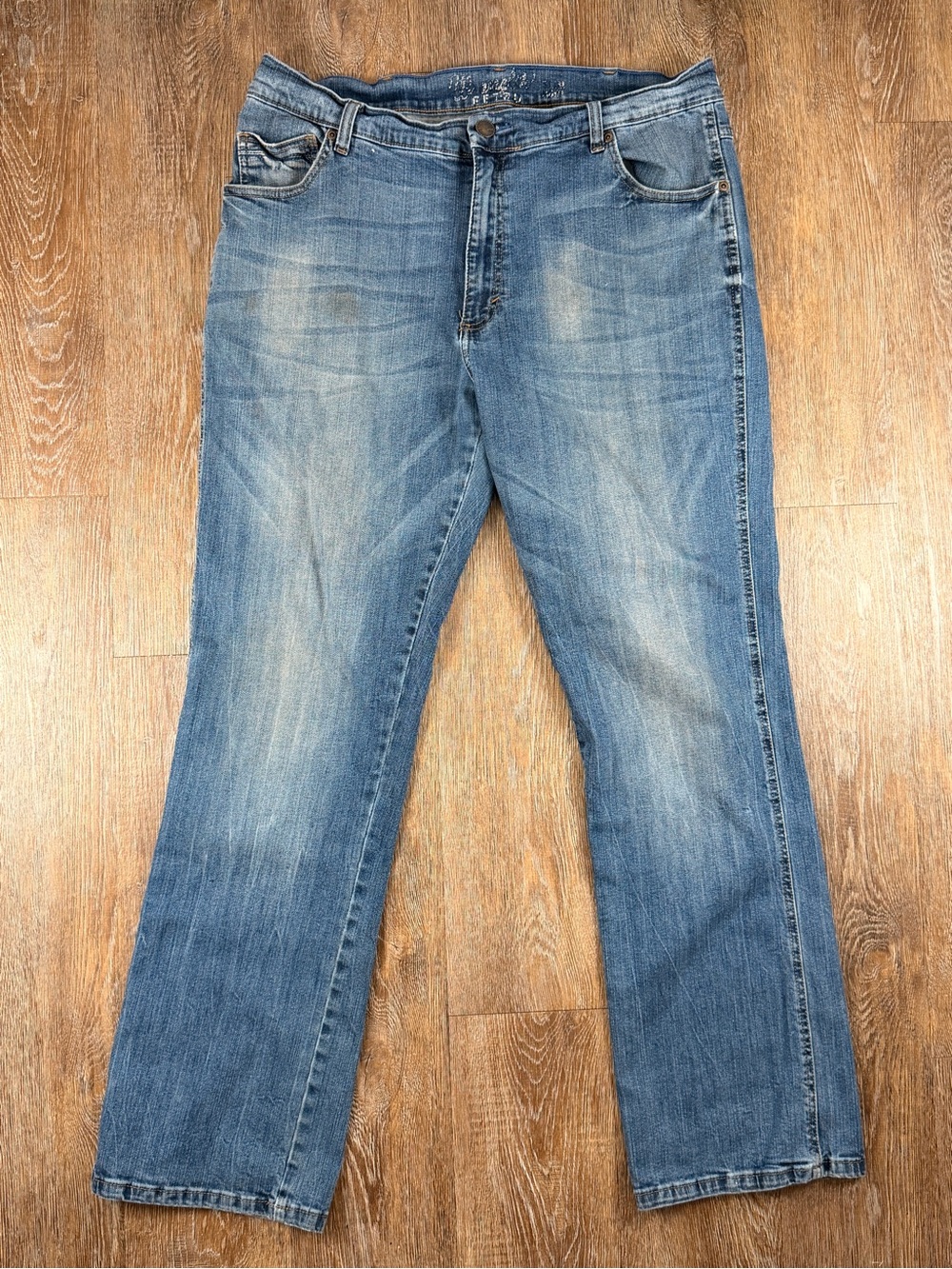 Wrangler Retro Bootcut Jeans Medium Wash Western Stitched Pockets | Size: 38x32